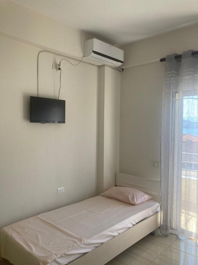 Niko'S Apartments Sarandë Esterno foto