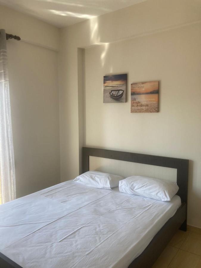Niko'S Apartments Sarandë Esterno foto